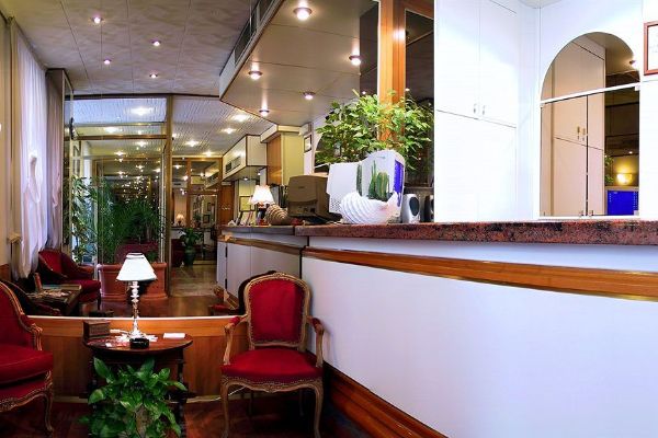Hotel Mayorca (Milan)